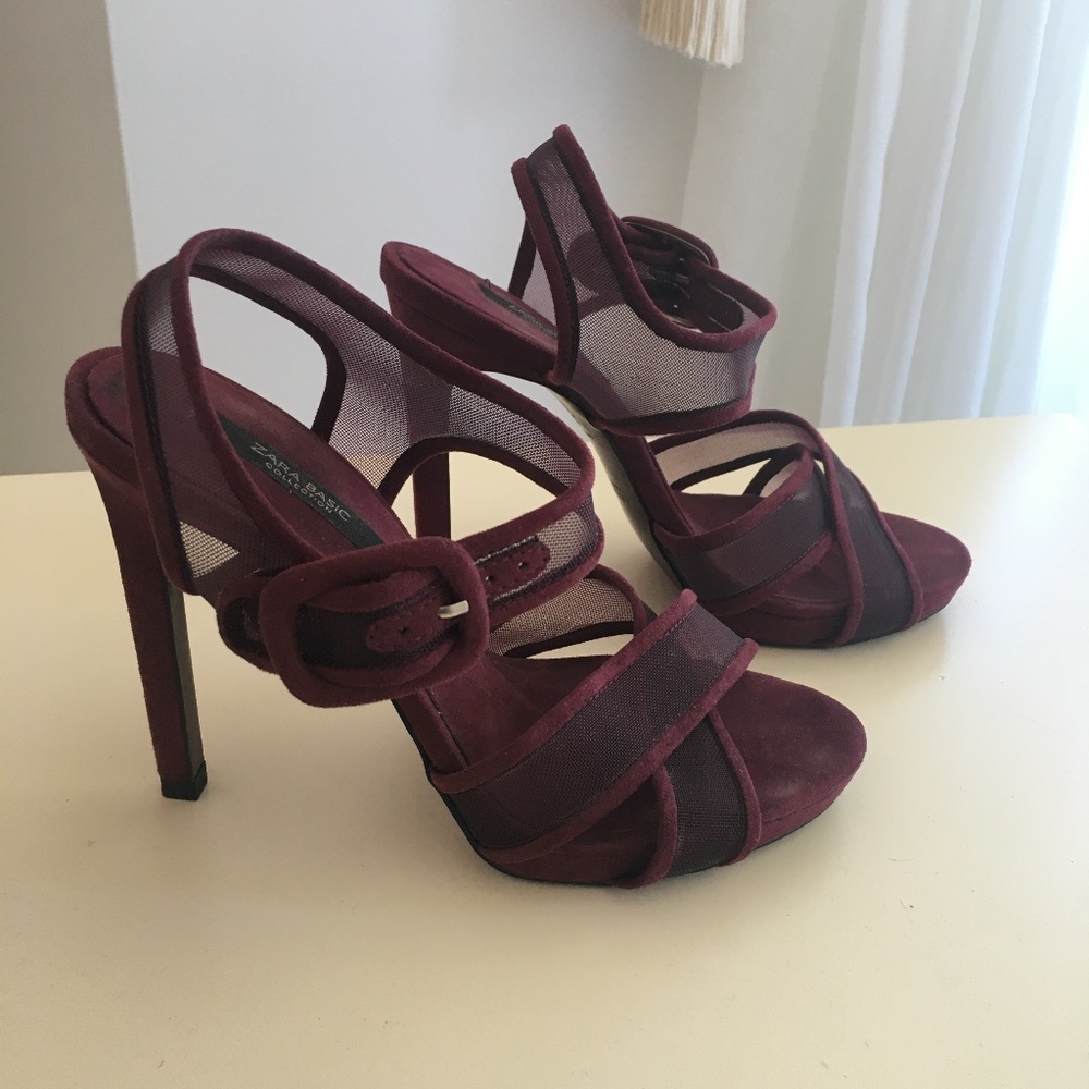 STRAPPY HEELS